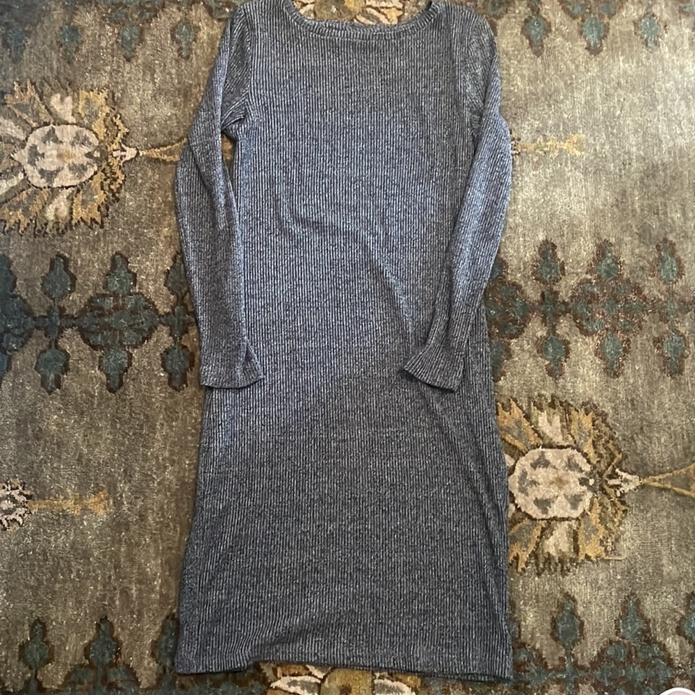 Gray knit long sleeved dress. Size small. - Picture 4 of 8
